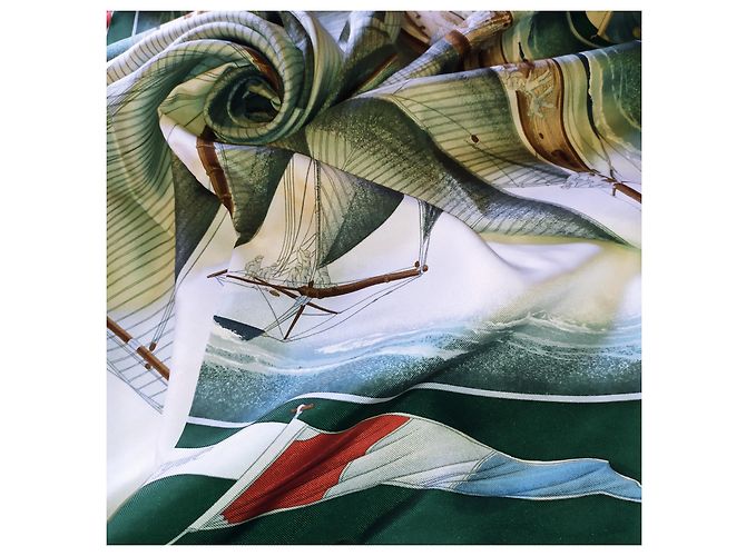 Foulard Hermès Downwind in seta verde - vista 3