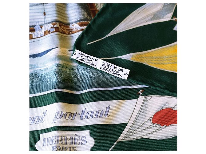 Foulard Hermès Downwind in seta verde - vista 5