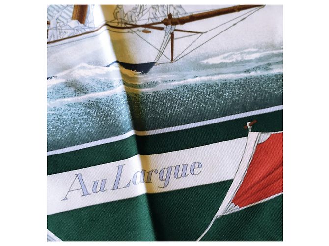 Foulard Hermès Downwind in seta verde - vista 7