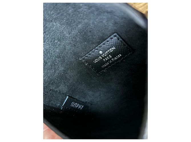 Louis Vuitton small Galaxy edition wallet Monogram - view 3