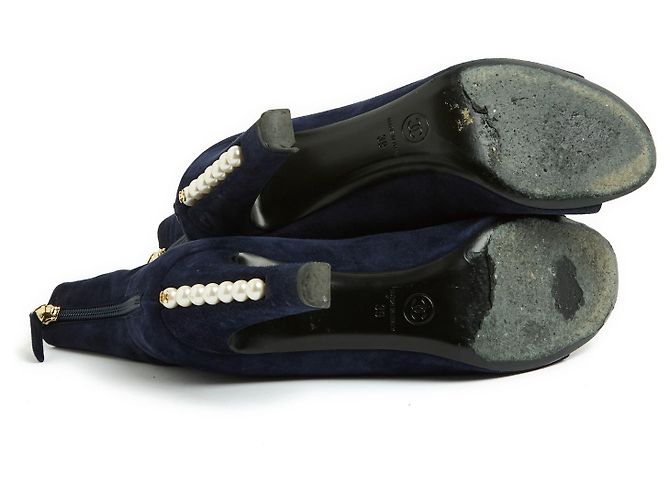 Chanel Stivaletti aperti con perle di lusso e camoscio blu navy taglia EU39 US8.5 - vista 5