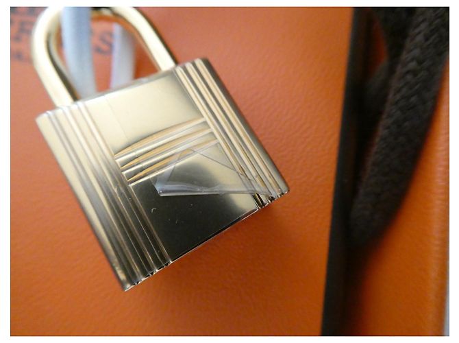 bell, zipper, and new Hermès lock for Hermès bag, box, dustbag White - view 3