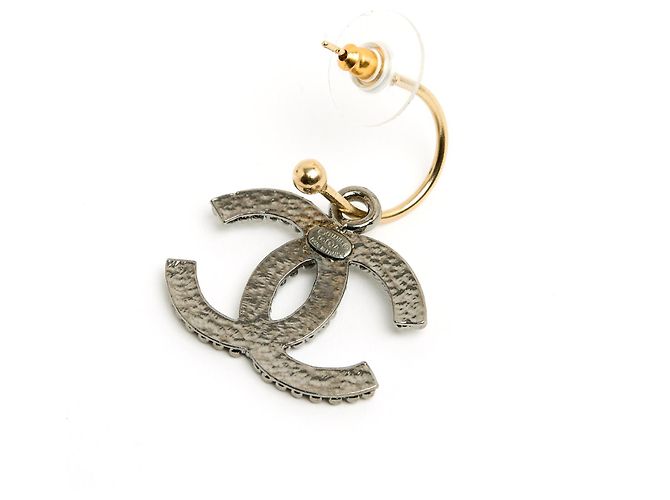 Chanel Dark Silver Maxi CC su orecchini a cerchio dorati con perno. D'oro - vista 3