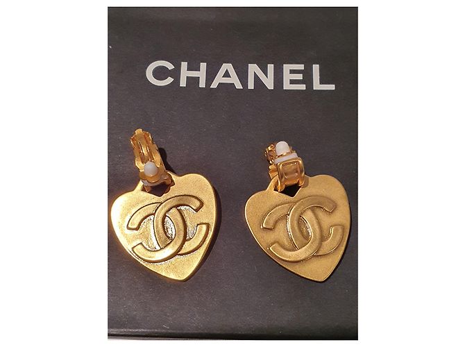 Orecchini a cuore Chanel del 1995 in metallo dorato - vista 11