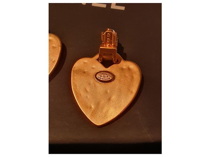 Orecchini a cuore Chanel del 1995 in metallo dorato - vista 8