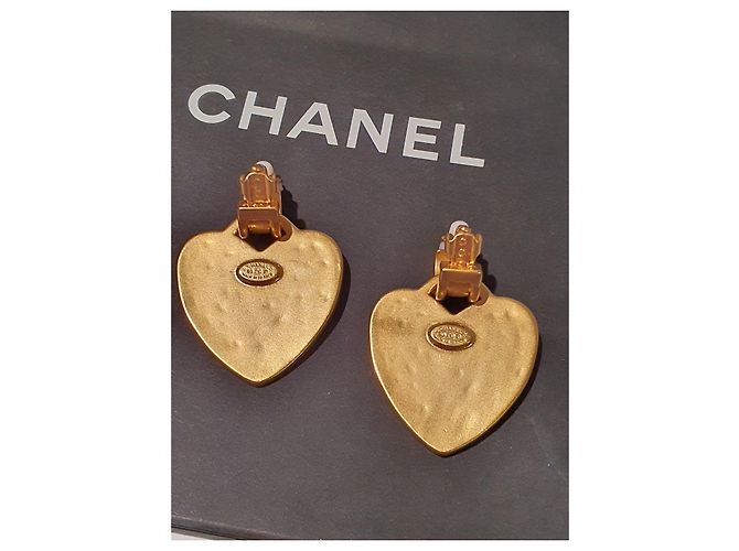 Orecchini a cuore Chanel del 1995 in metallo dorato - vista 9