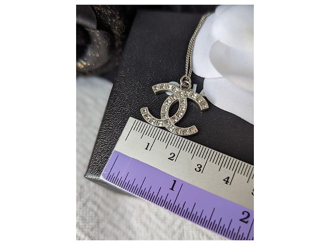 Chanel Collar cuadrado clásico con cristal CC 09P en caja SHW con recibo. Plata - vista 7