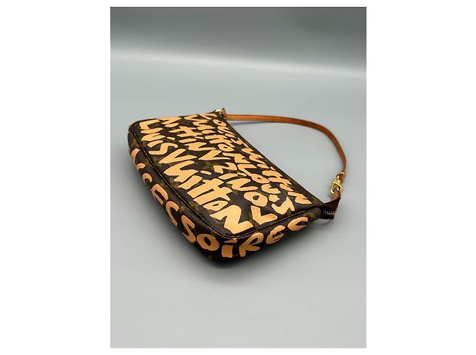 Borsa a mano Louis Vuitton Monogram Graffiti Pochette Accessoires Marrone - vista 10