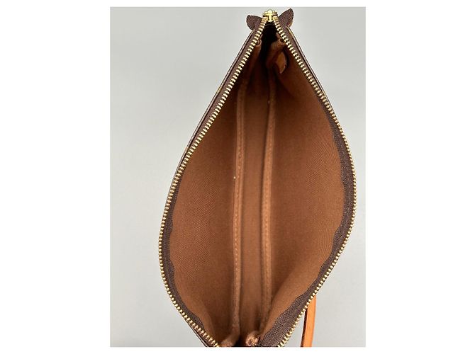 Borsa a mano Louis Vuitton Monogram Graffiti Pochette Accessoires Marrone - vista 12