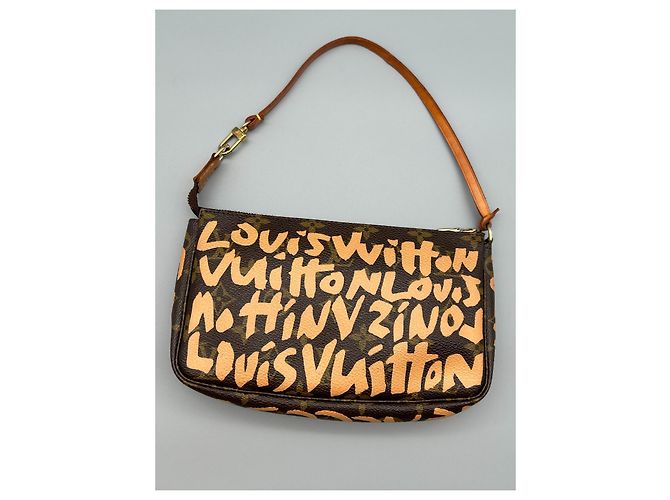 Borsa a mano Louis Vuitton Monogram Graffiti Pochette Accessoires Marrone - vista 4
