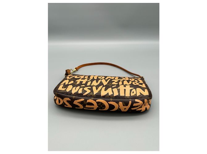 Borsa a mano Louis Vuitton Monogram Graffiti Pochette Accessoires Marrone - vista 6