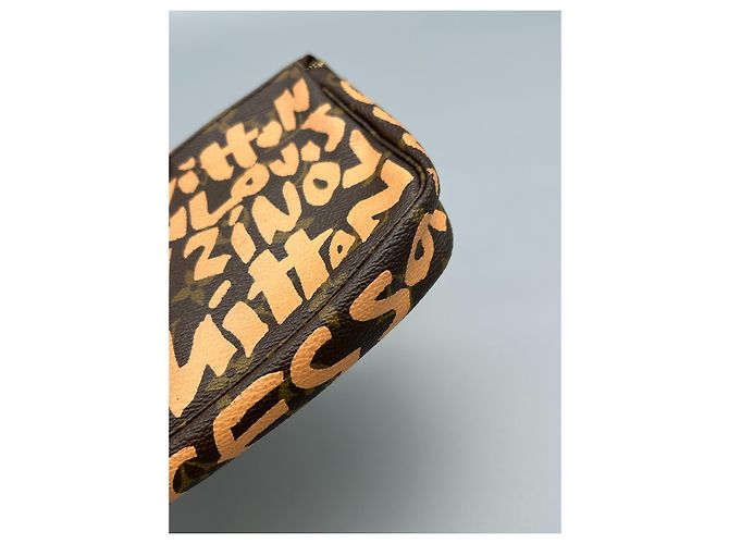 Borsa a mano Louis Vuitton Monogram Graffiti Pochette Accessoires Marrone - vista 9