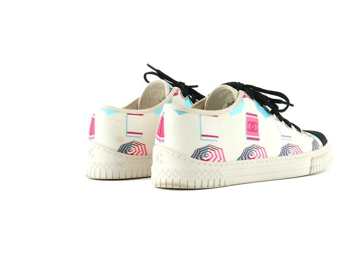 CHANEL - Gemusterte Leinensneaker (Größe 37,5) - Ansicht 3