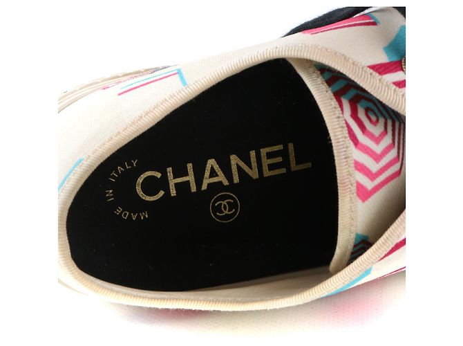 CHANEL - Gemusterte Leinensneaker (Größe 37,5) - Ansicht 8