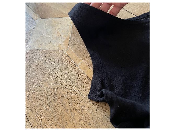 Schwarzes ärmelloses Kleid mit Bootsausschnitt aus Strick von Adolfo Dominguez Größe 34-36. - Ansicht 14
