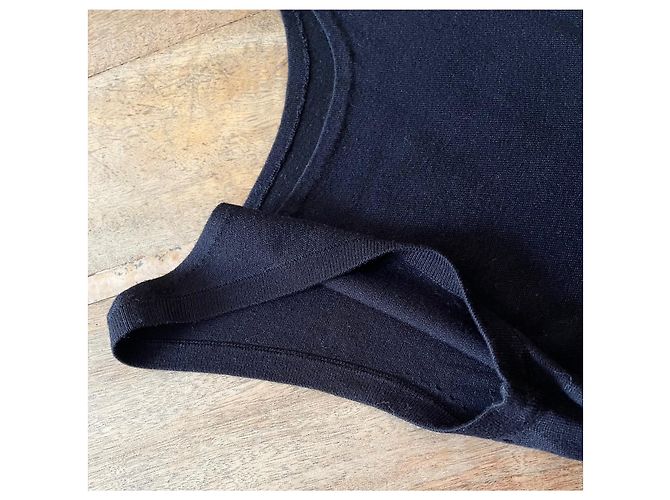 Schwarzes ärmelloses Kleid mit Bootsausschnitt aus Strick von Adolfo Dominguez Größe 34-36. - Ansicht 9