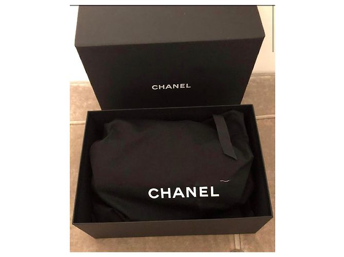 Chanel Borsa a Marsupio in Pelle di Agnello Nera Nero - vista 2