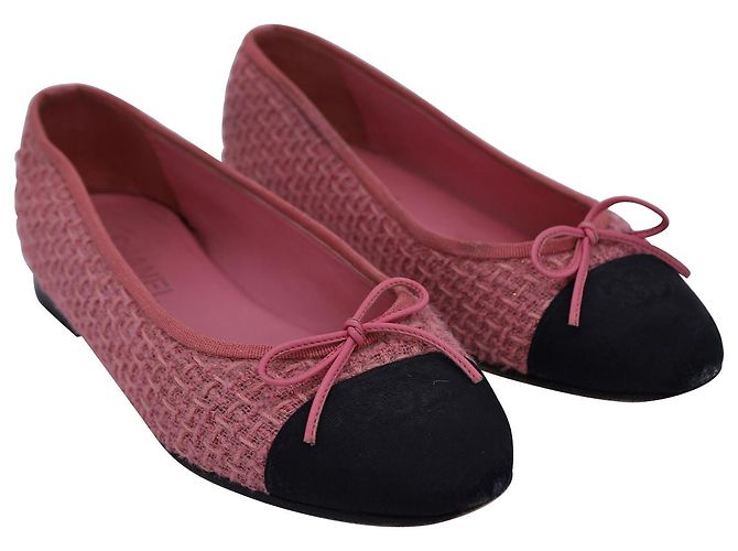 Timeless Sapatilhas Chanel Interlocking CC Cap Toe em Tweed Rosa - vista 4
