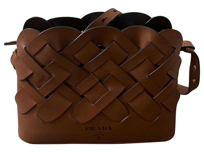 Prada Tress Umhängetasche aus braunem Vitello Intreccio-Leder - Ansicht 13