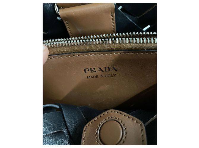 Prada Tress Umhängetasche aus braunem Vitello Intreccio-Leder - Ansicht 9