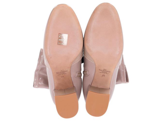 Valentino Garavani Botines Valentino con tacón en bloque en charol beige - vista 5