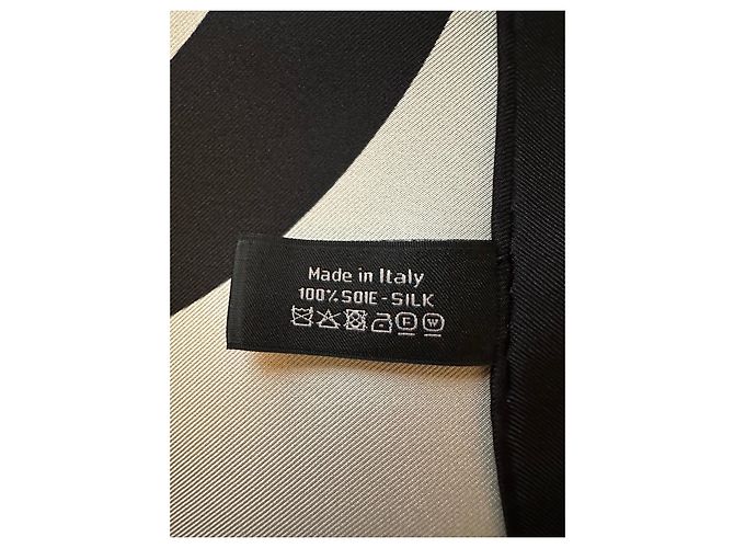 Chanel Cachecol de seda Preto - vista 3