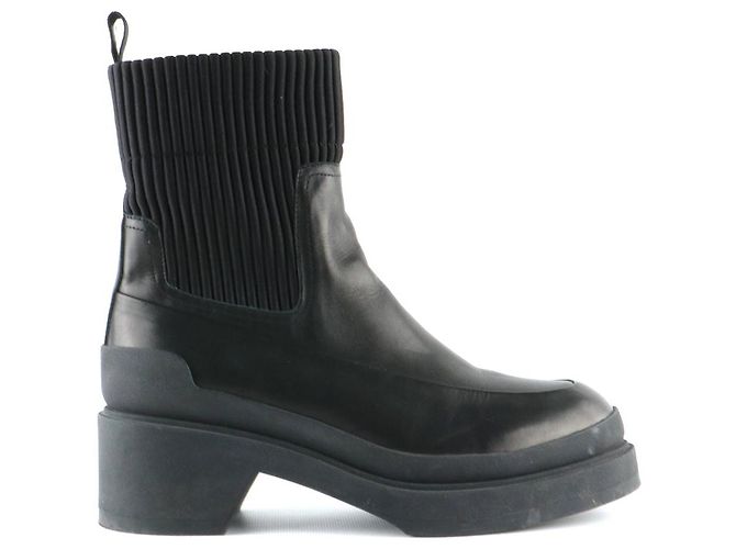 HERMÈS - Schwarze Kalbsleder-Stiefeletten (Größe 37,5) - Ansicht 2