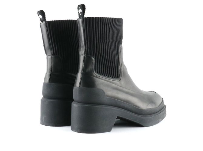 HERMÈS - Schwarze Kalbsleder-Stiefeletten (Größe 37,5) - Ansicht 3
