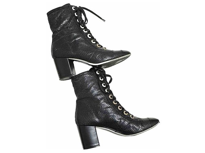 Stivali con lacci Chanel in pelle traforata nera Nero - vista 12