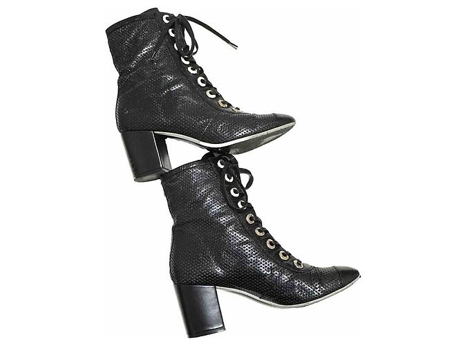 Stivali con lacci Chanel in pelle traforata nera Nero - vista 13