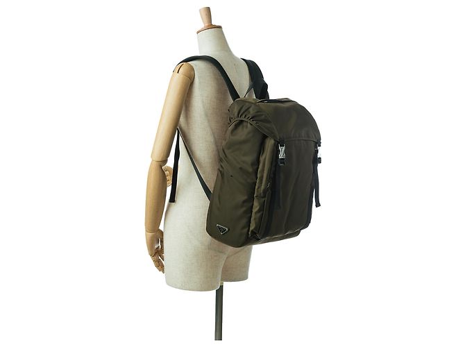 Prada Grüner Tessuto Re-Nylon Montagna Rucksack Dunkelgrün - Ansicht 11