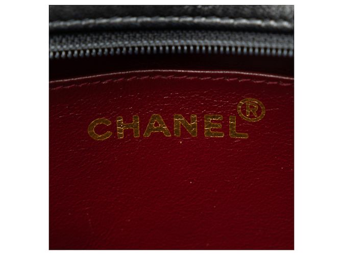 Borsa a tracolla Chanel in pelle di agnello Chevron nera Nero - vista 6