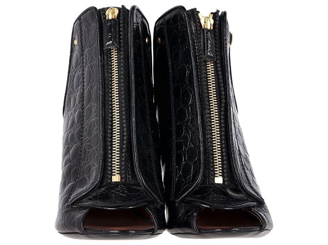 Givenchy verströmen diese Sandalen einen gehobenen und raffinierten Look. - Ansicht 3