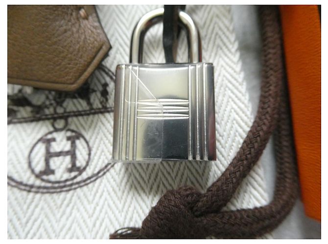 Hermès campanella, cerniera e lucchetto Hermes nuovi per borsa Hermes, scatola e sacchetto antipolvere. Marrone chiaro - vista 3