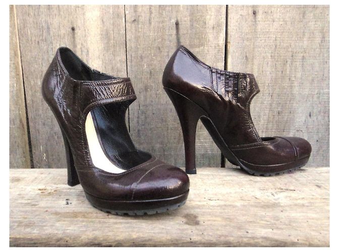 Pumps von Prada, Größe 37,5, neuwertiger Zustand. Dunkelbraun - Ansicht 3