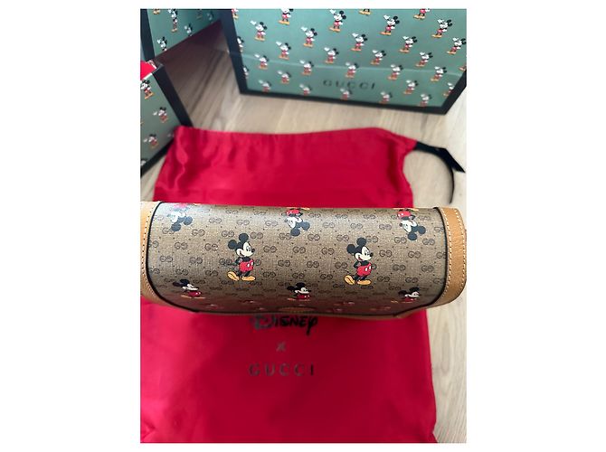 Gucci x Disney Monogram

 Braun - Ansicht 3