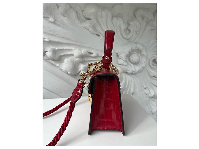 Gucci Edizione limitata Sylvie chain top handle in vero coccodrillo Pre-fall 2019 Rosso - vista 5
