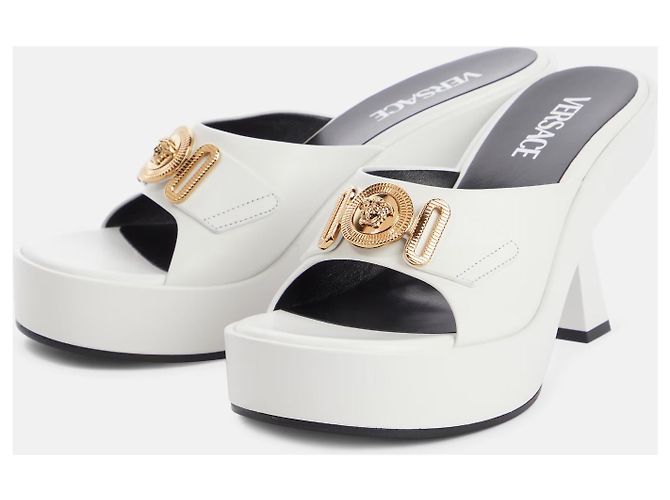 Sandali Versace Medusa Biggie in pelle Eggshell Bianco sporco - vista 5