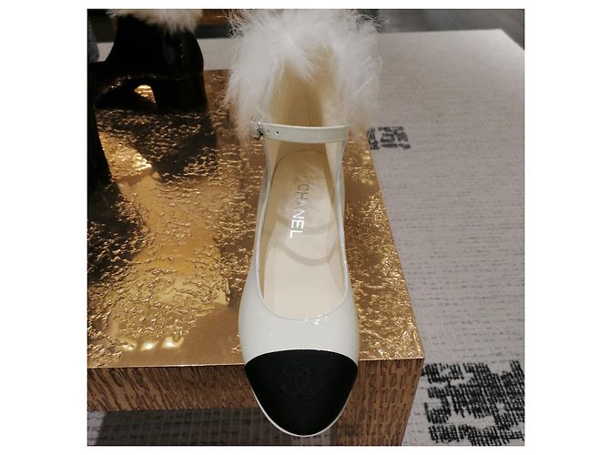Chanel Pumps mit Blockabsatz Weiß Lackleder 37 - Ansicht 2