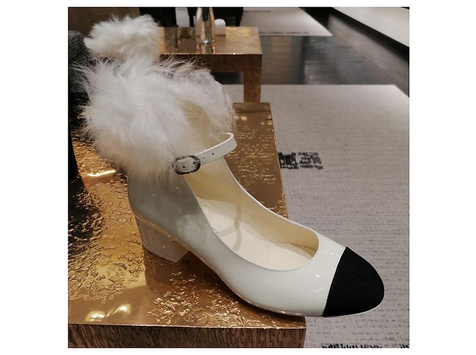 Chanel Pumps mit Blockabsatz Weiß Lackleder 37 - Ansicht 3