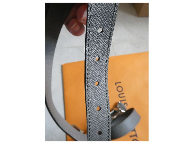 tracolla Louis Vuitton per borsa da viaggio Keepall Grigio - vista 7
