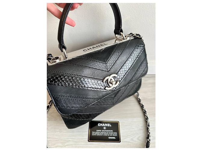 Timeless Chanel Infinity Black Leather and Python Handbag - view 2