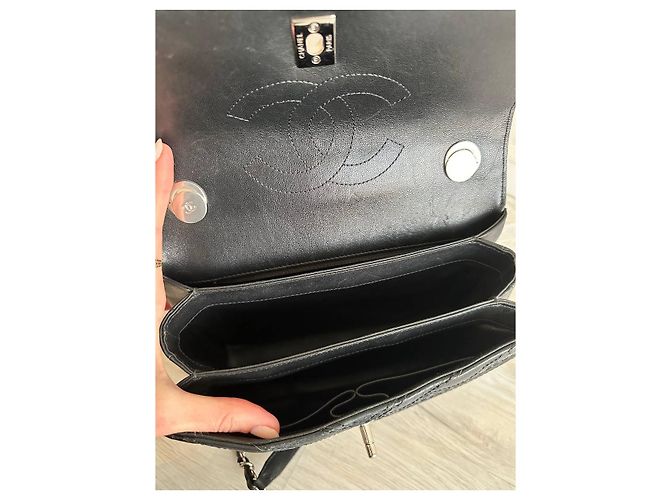 Timeless Chanel Infinity Black Leather and Python Handbag - view 4