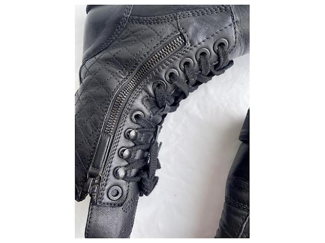 Chanel Iconici stivali da combattimento CC Nero - vista 3