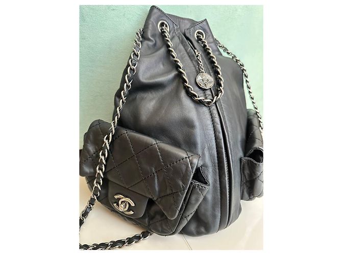 Chanel 19 Zaino Chanel in pelle nera Nero - vista 2