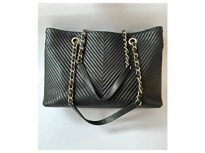 Borsa Chanel Grand Shopping Chevron Nera in Pelle Nero - vista 2