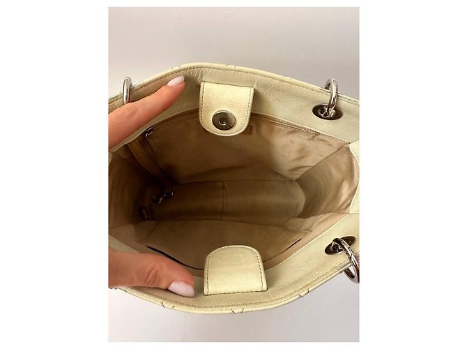 Borsa Chanel Petit Shopping in Pelle Bianca Bianco Bianco sporco - vista 9