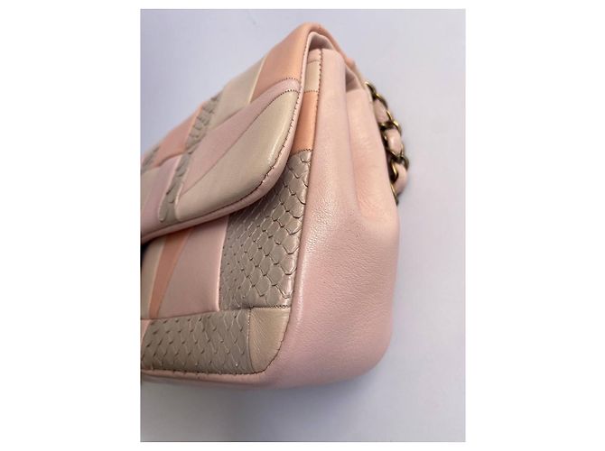 Timeless Borsa a mano Chanel in pelle e pitone rosa beige corallo - vista 9