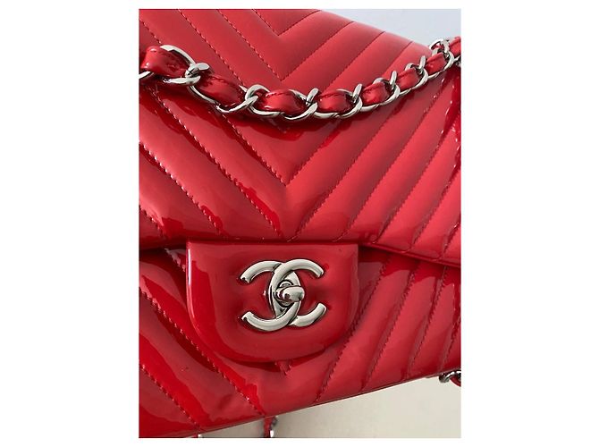 Timeless Borsa Chanel Classic Chevron in vernice rossa Rosso - vista 3