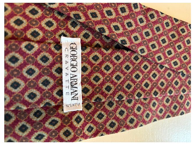 Cravatta Giorgio Armani in seta rosso scuro Bordò - vista 4